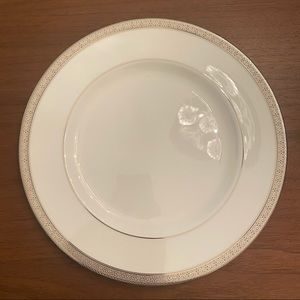 Waterford Newgrange Platinum 10.75” Dinner Plate